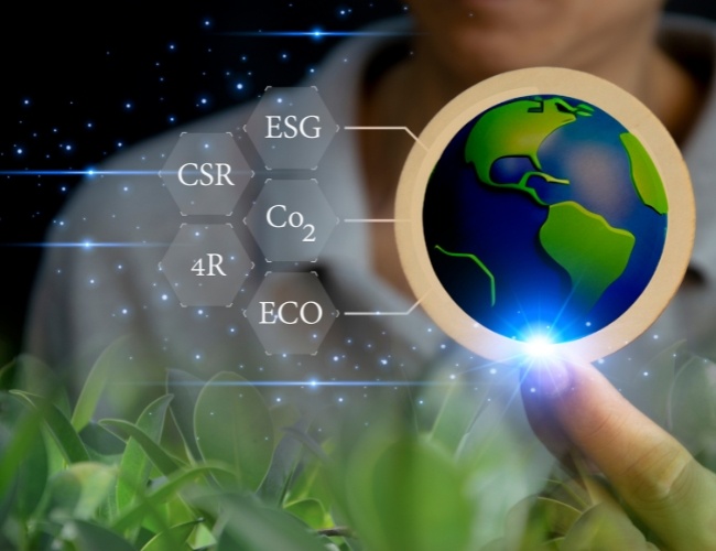Ingeniero ambiental estudiando las tencologías climáticas para un mundo sostenible