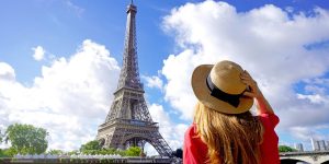 Unprecedented drop in guest numbers at Parisian bars and restaurants